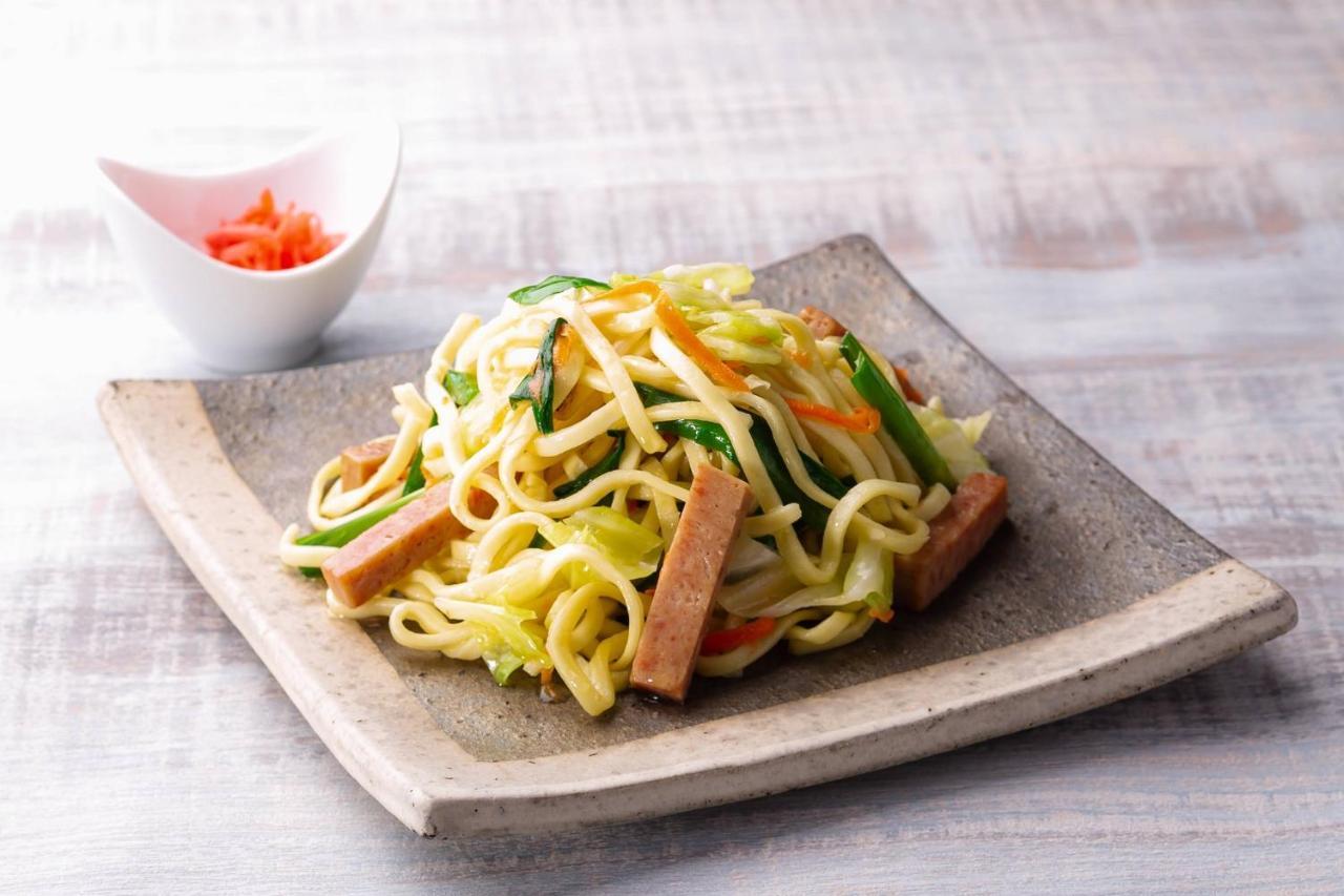 Oriental Hotel Okinawa Resort & Spa Nago Eksteriør billede Yakisoba
