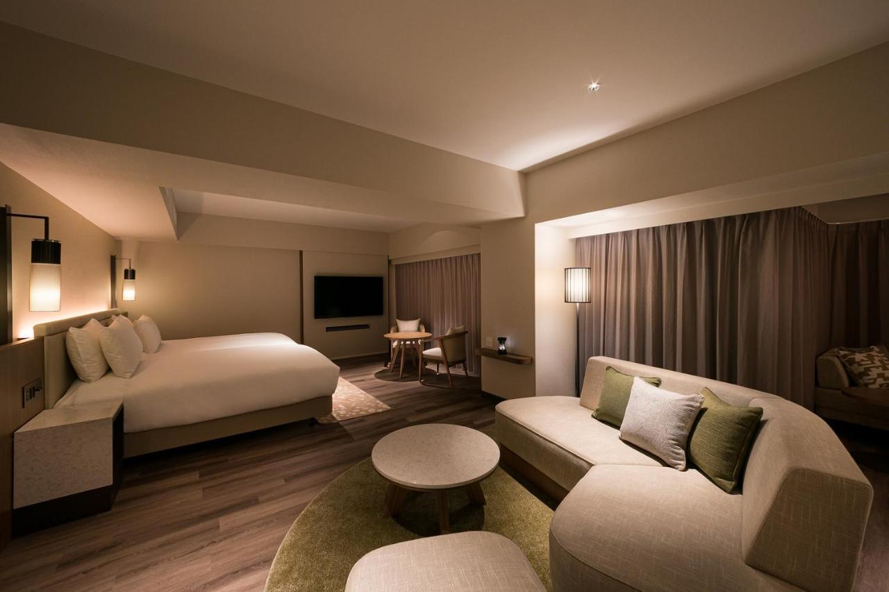 Oriental Hotel Okinawa Resort & Spa Nago Eksteriør billede A suite at the hotel